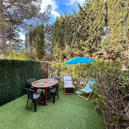 Rez De Jardin Dans Avec Piscine Apartment *