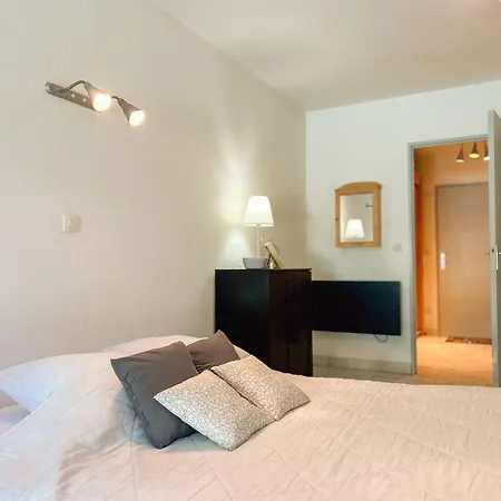 Rez De Jardin Dans Avec Piscine Apartment Bandol